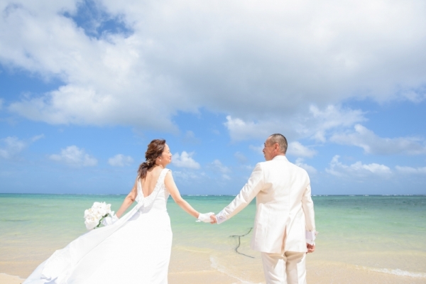 【40代・50代・60代だからこそ選ばれる】 石垣島フォトウェディング 到着日（空港）・撮影当日（ご宿泊先）送迎無料