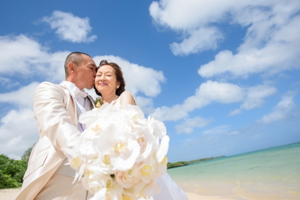 【石垣島フォトウェディング】40代からの”大人婚" (初石垣でも安心の宿泊先へのお迎え無料・希望者の方へ)