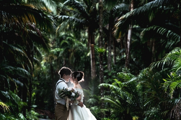 【冬期(1~2月)限定】２ロケ &times; フォト＆ムービー＆ドローン☆南国ビーチ＆亜熱帯フォレスト  80カット☆シネマ1～2min（衣装+新婦ヘアメイク付）